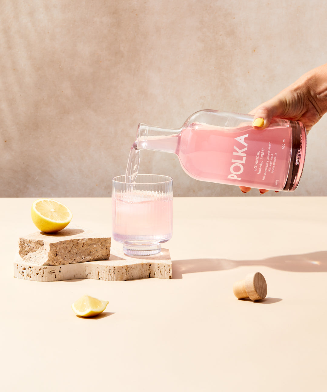 Non-Alcoholic Gin - Sophisticated Alcohol-Free Spirit for Cocktails and Mocktails